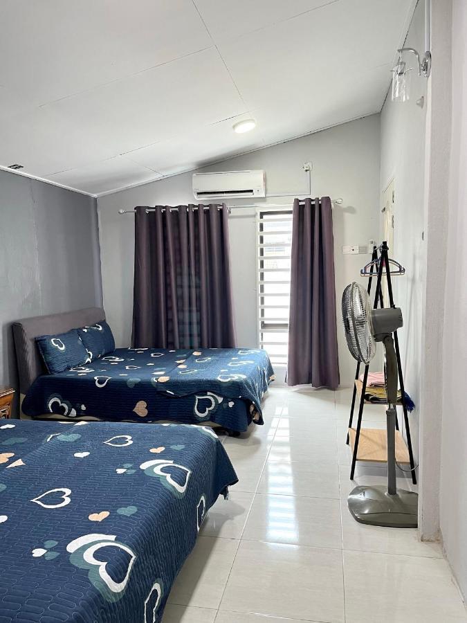 Aina Guest House Kota Bharu Esterno foto