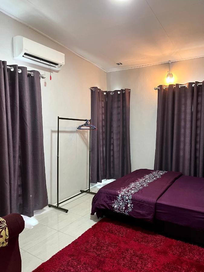 Aina Guest House Kota Bharu Esterno foto